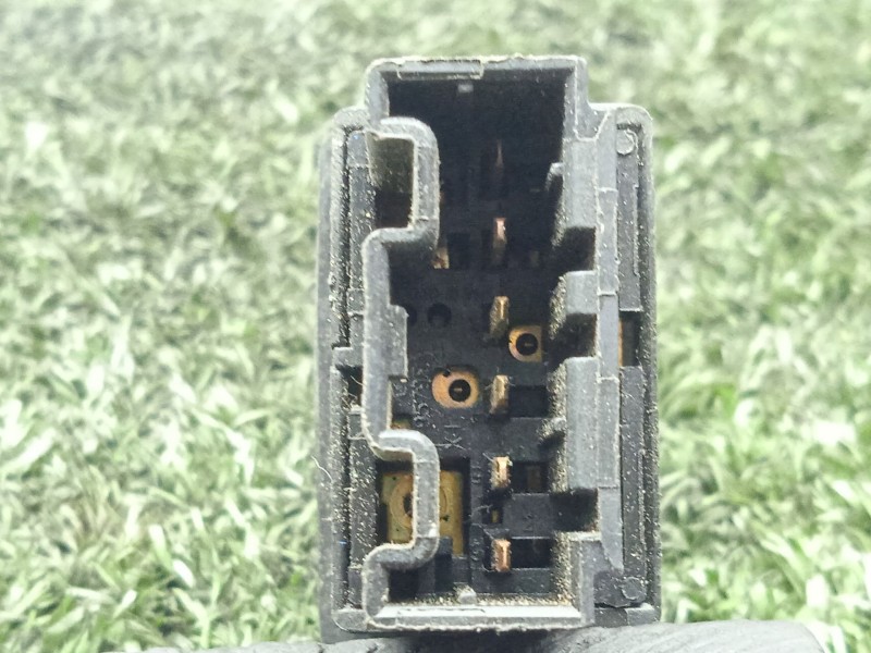 Recambio de mando elevalunas delantero izquierdo para land rover freelander (ln) 2.0 td4 cat referencia OEM IAM YUF101521LN  