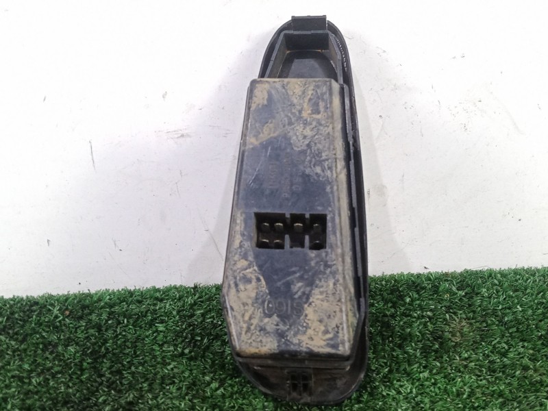 Recambio de mando elevalunas delantero derecho para hyundai coupe (j2) referencia OEM IAM   