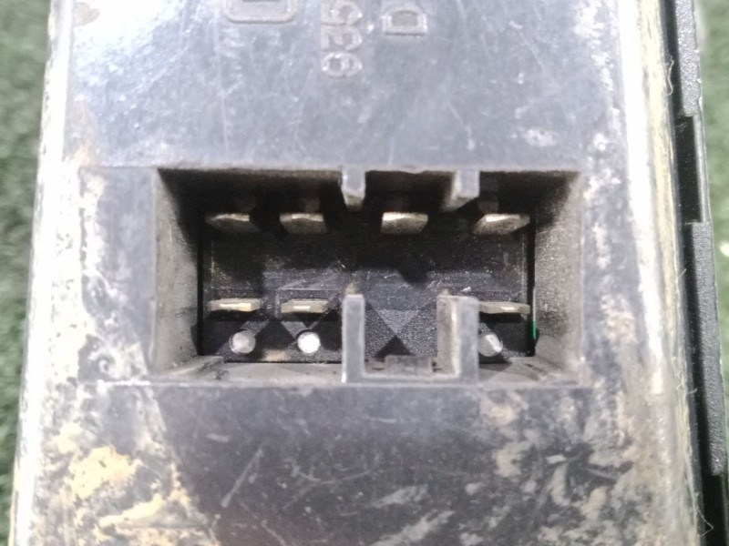 Recambio de mando elevalunas delantero derecho para hyundai coupe (j2) referencia OEM IAM   