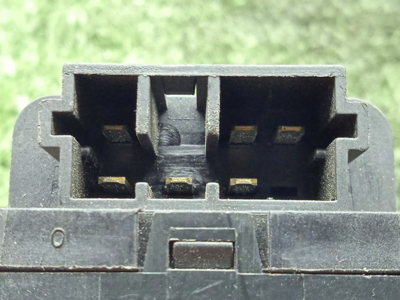 Recambio de mando elevalunas delantero izquierdo para peugeot 206 berlina 1.9 diesel referencia OEM IAM  2.BOTONES SIMPLE