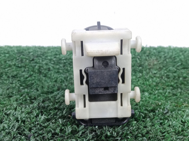 Recambio de mando elevalunas trasero izquierdo para mercedes-benz clase clc (cl203) clc referencia OEM IAM   