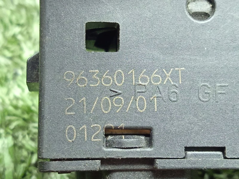 Recambio de mando elevalunas trasero izquierdo para peugeot 307 (s1) 1.6 16v cat referencia OEM IAM 96360166XT  