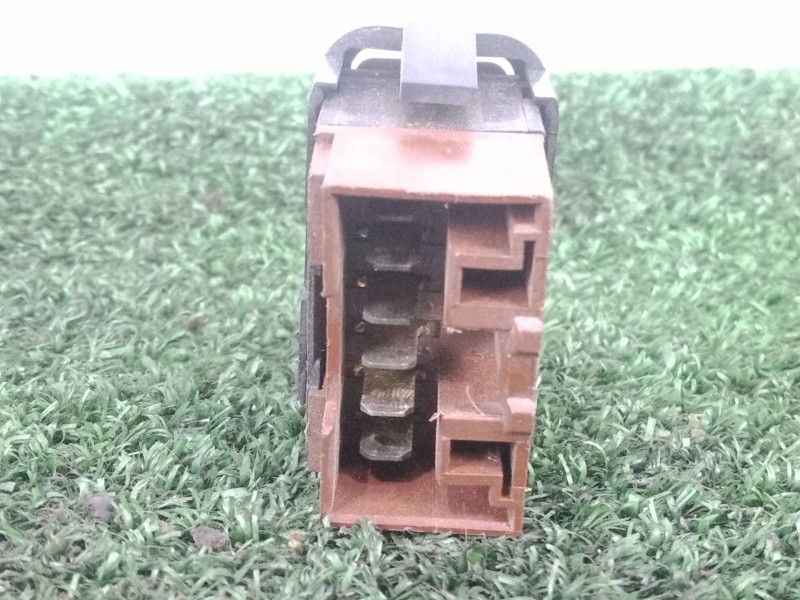 Recambio de mando elevalunas delantero derecho para fiat coupe (175) referencia OEM IAM   