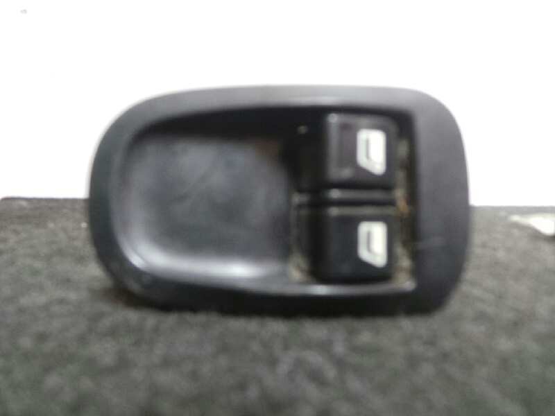 Recambio de mando elevalunas delantero izquierdo para peugeot 206 berlina 1.4 referencia OEM IAM   6 PINES
