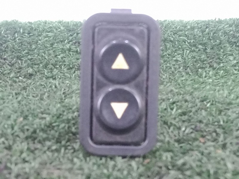 Recambio de mando elevalunas delantero izquierdo para fiat coupe (175) referencia OEM IAM   