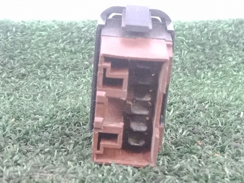 Recambio de mando elevalunas delantero izquierdo para fiat coupe (175) referencia OEM IAM   