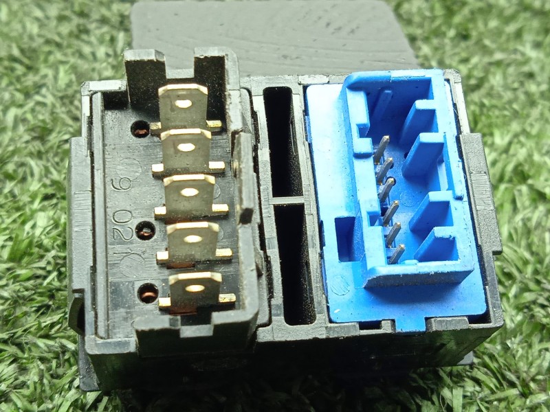 Recambio de mando elevalunas delantero izquierdo para peugeot 406 berlina (s1/s2) 2.0 hdi referencia OEM IAM  4.BOTONES 