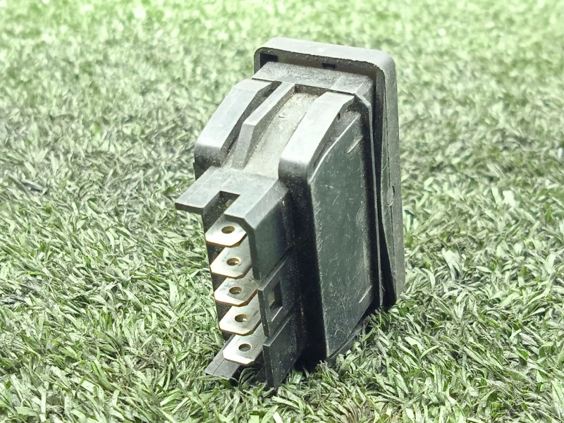 Recambio de mando elevalunas delantero derecho para citroën saxo 1.5 diesel referencia OEM IAM   