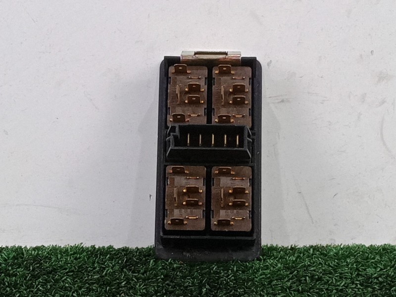 Recambio de mando elevalunas delantero izquierdo para audi 100 berlina (c4) 2.3 referencia OEM IAM  4.BOTONES 