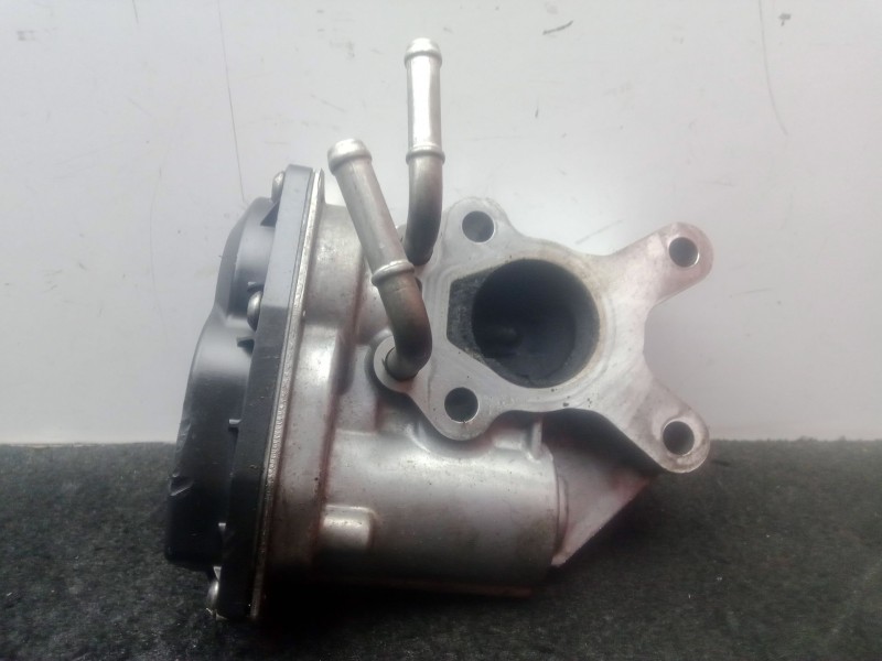 Recambio de valvula egr para nissan nt400 cabstar (f24m) 35.14, 45.14 referencia OEM IAM 147105X00D  