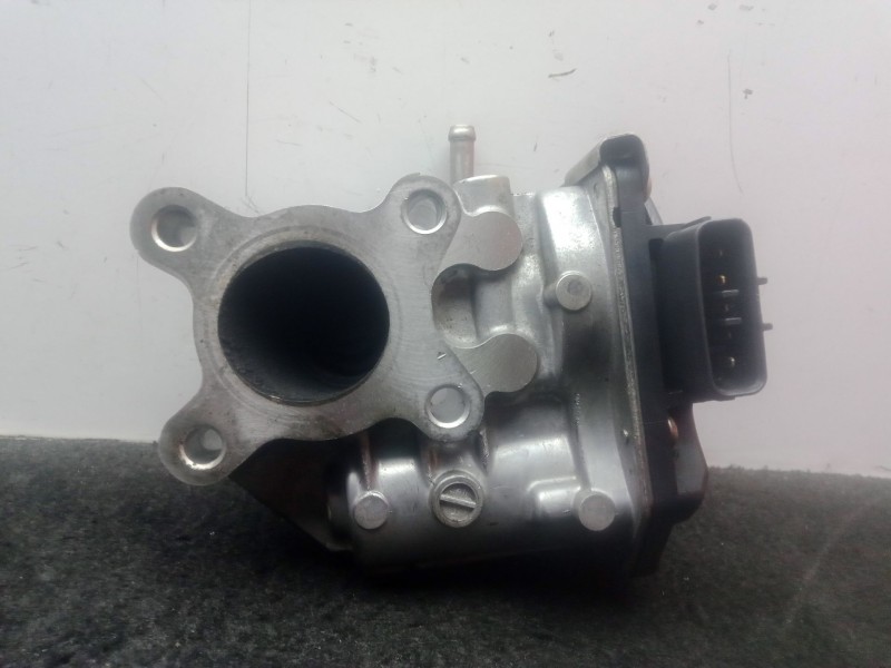 Recambio de valvula egr para nissan nt400 cabstar (f24m) 35.14, 45.14 referencia OEM IAM 147105X00D  