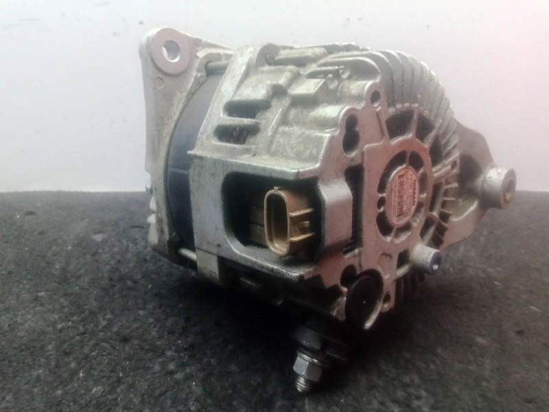 Recambio de alternador para nissan nt400 cabstar (f24m) 35.14, 45.14 referencia OEM IAM A2TX1781 NISSAN 