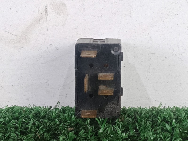 Recambio de mando elevalunas delantero derecho para audi a4 berlina (b5) 1.9 tdi referencia OEM IAM   