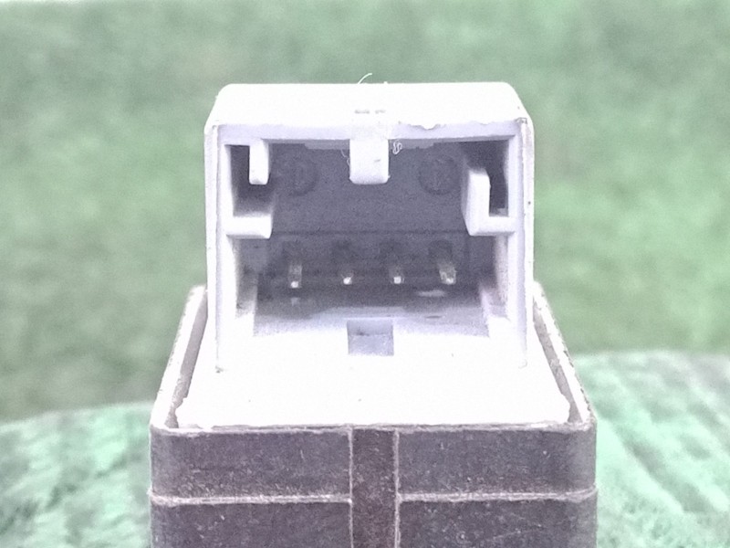 Recambio de mando elevalunas trasero derecho para volkswagen polo (9n3) 1.2 referencia OEM IAM   