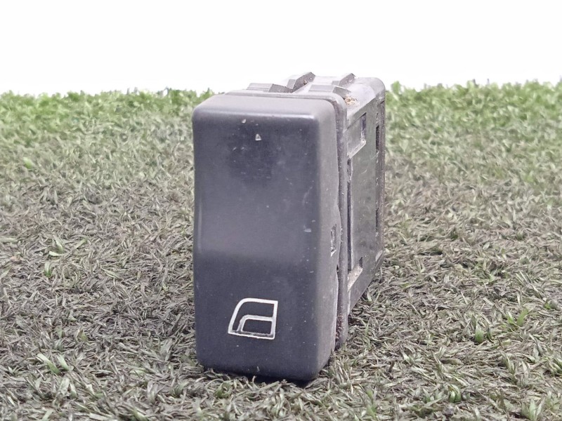 Recambio de mando elevalunas delantero izquierdo para volvo fl xxx 7.2 diesel referencia OEM IAM 7421043775  