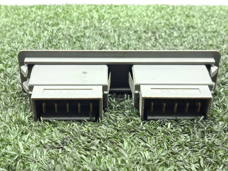 Recambio de mando elevalunas delantero izquierdo para seat malaga 1.2 referencia OEM IAM 23221 2.BOTONES 