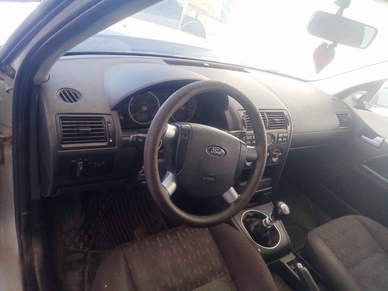 ford mondeo iii sedán (b4y) del año 2001