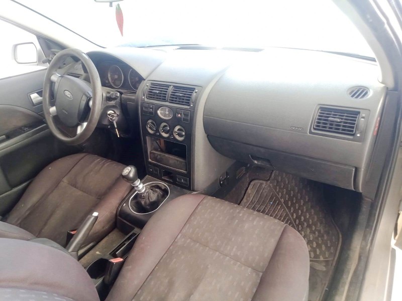 ford mondeo iii sedán (b4y) del año 2001