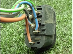 Recambio de mando elevalunas delantero derecho para opel astra f berlina 1.6 cat referencia OEM IAM 90383585  03720101 2