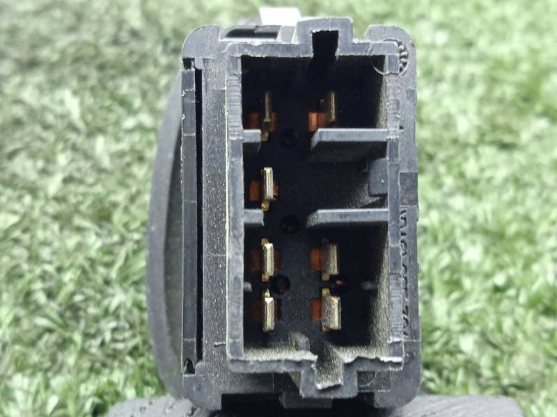 Recambio de mando elevalunas trasero izquierdo para citroën c3 1.4 hdi referencia OEM IAM 25943 7.PIN 