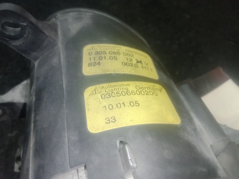 Recambio de faro antiniebla derecho para audi a4 b6 descapotable (8h7) 2.5 tdi referencia OEM IAM 0305066002  