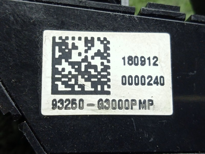 Recambio de mando multifuncion para hyundai i30 fastback (pde, pden) 2.0 n referencia OEM IAM 93250G3000PMP  