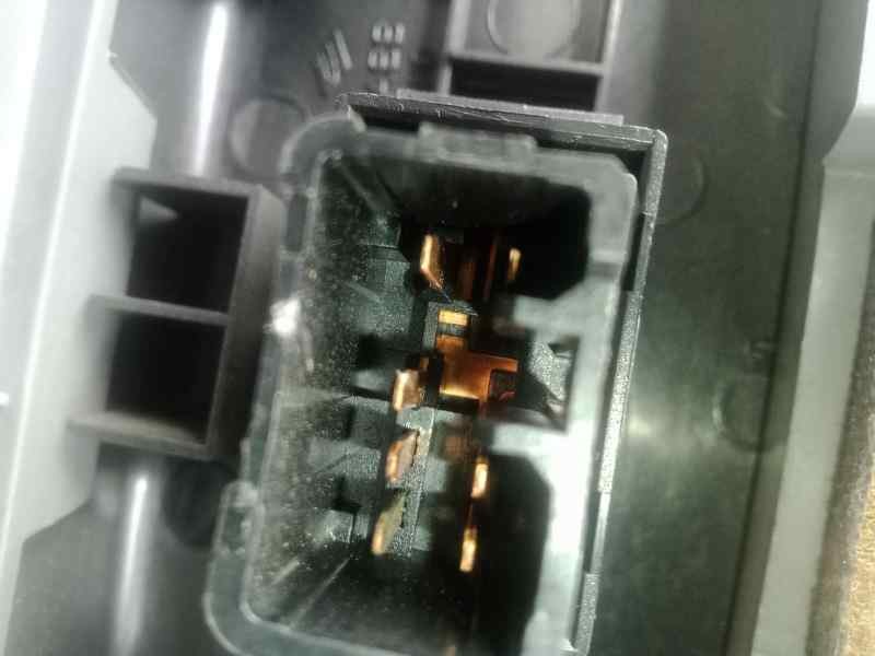 Recambio de mando elevalunas delantero derecho para kia carens 2.0 turbodiesel cat referencia OEM IAM  7.PINES 