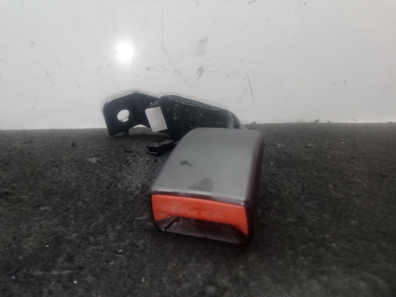 Recambio de enganche cinturon trasero derecho para bmw 4 descapotable (f33, f83) 420 d referencia OEM IAM 7335288 - 622783100C  