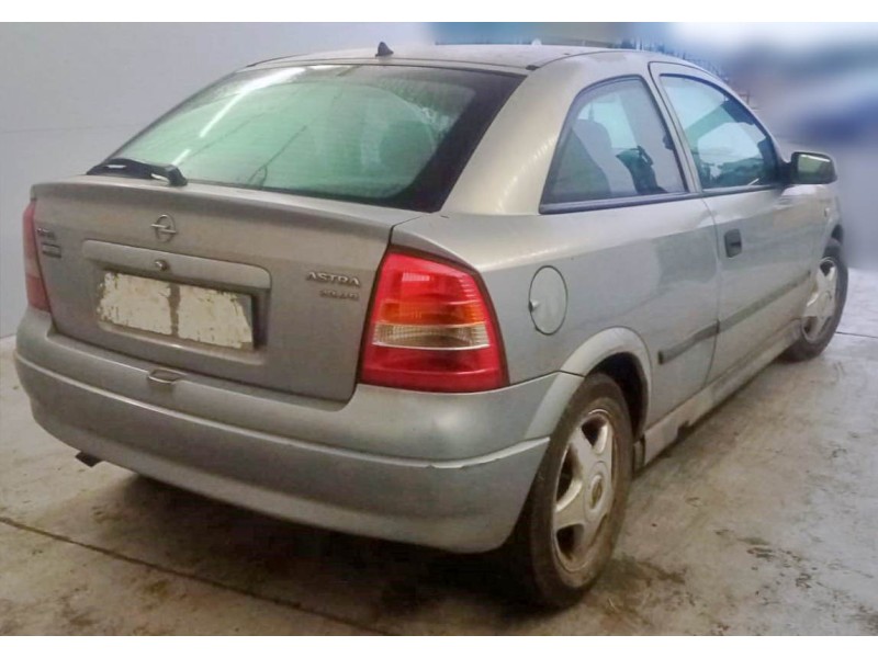 opel astra g hatchback (t98) del año 2001