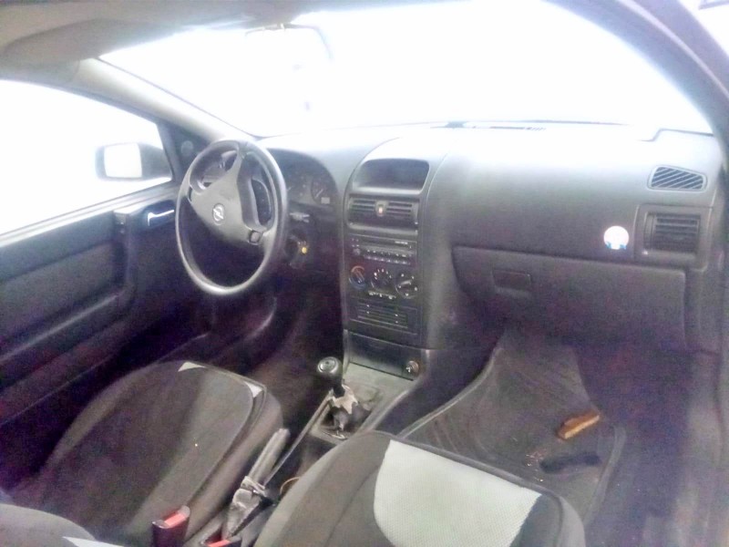 opel astra g hatchback (t98) del año 2001
