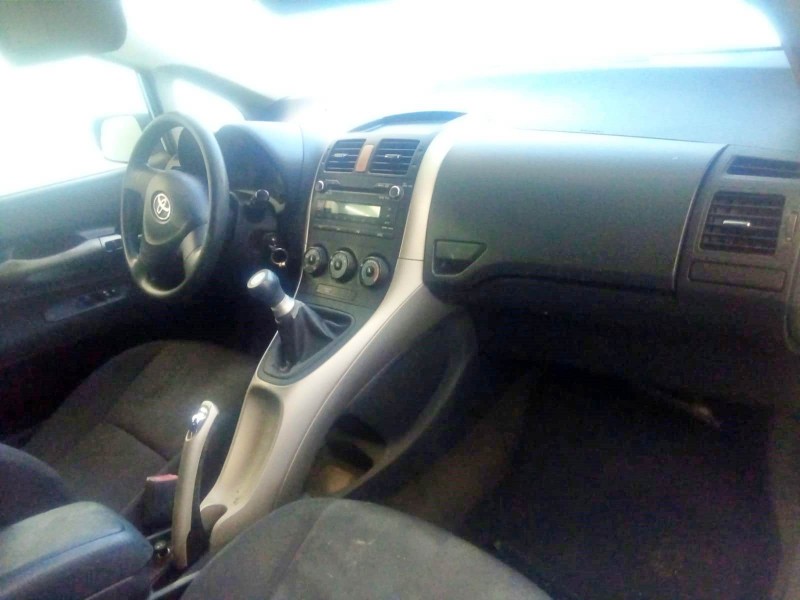 toyota auris (_e15_) del año 2007