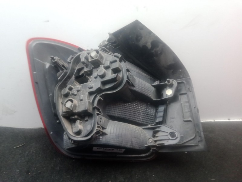 Recambio de piloto trasero derecho para bmw 1 (f20) 116 d referencia OEM IAM .  