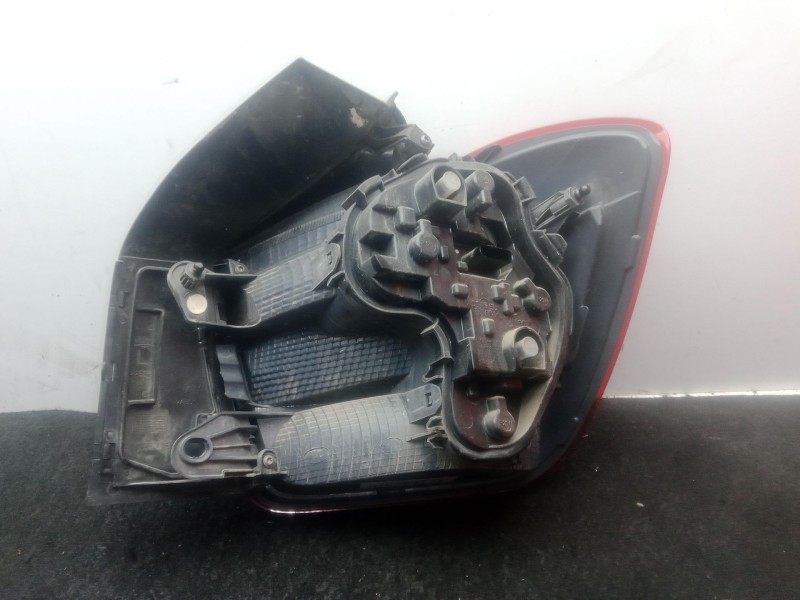 Recambio de piloto trasero izquierdo para bmw 1 (f20) 116 d referencia OEM IAM .  