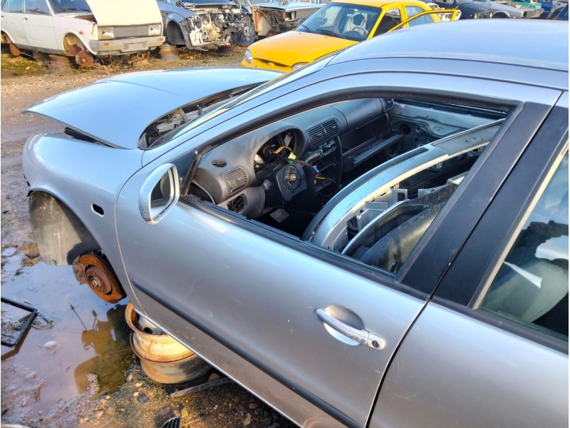 Recambio de puerta delantera izquierda para seat toledo ii (1m2) 1.9 tdi referencia OEM IAM   