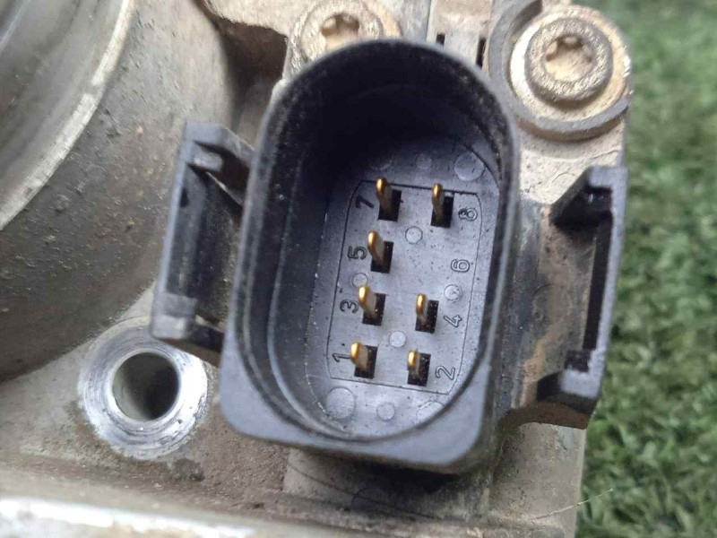 Recambio de caja mariposa para volkswagen golf iv berlina (1j1) 1.6 referencia OEM IAM 06A133064J  