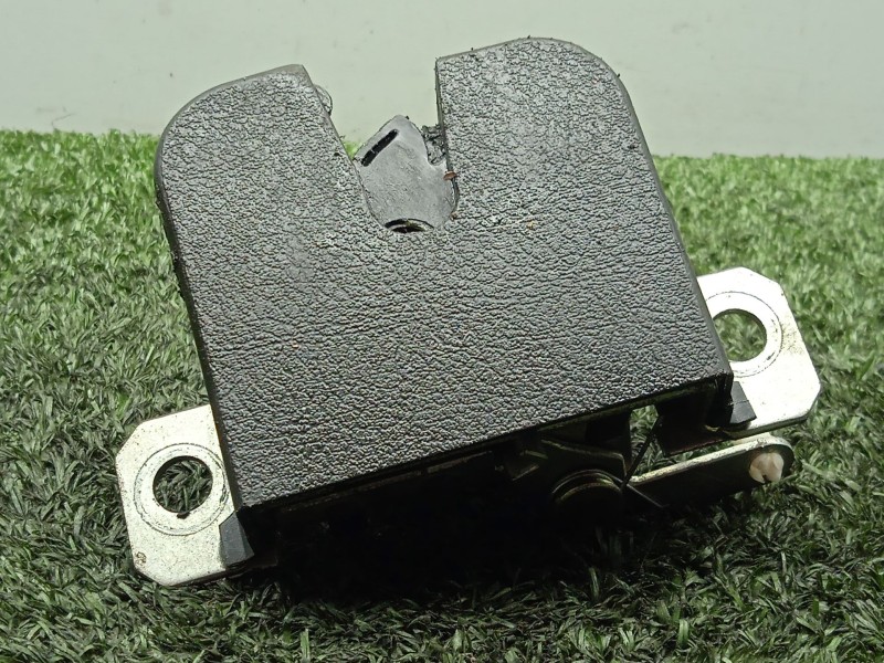 Recambio de cerradura maletero / porton para seat ibiza iii (6l1) 1.2 referencia OEM IAM 6L6827505A 3.PINES 