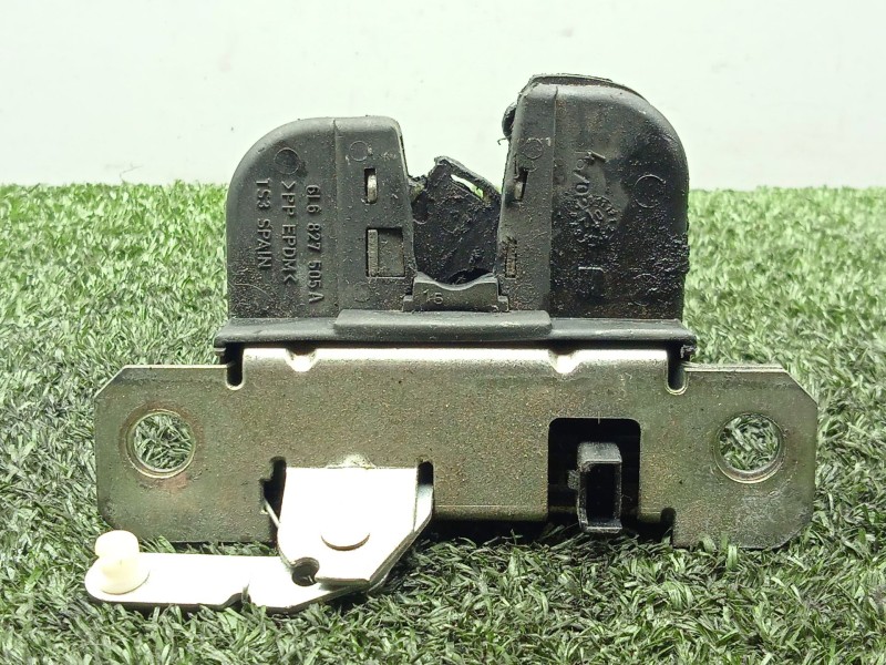 Recambio de cerradura maletero / porton para seat ibiza iii (6l1) 1.2 referencia OEM IAM 6L6827505A 3.PINES 