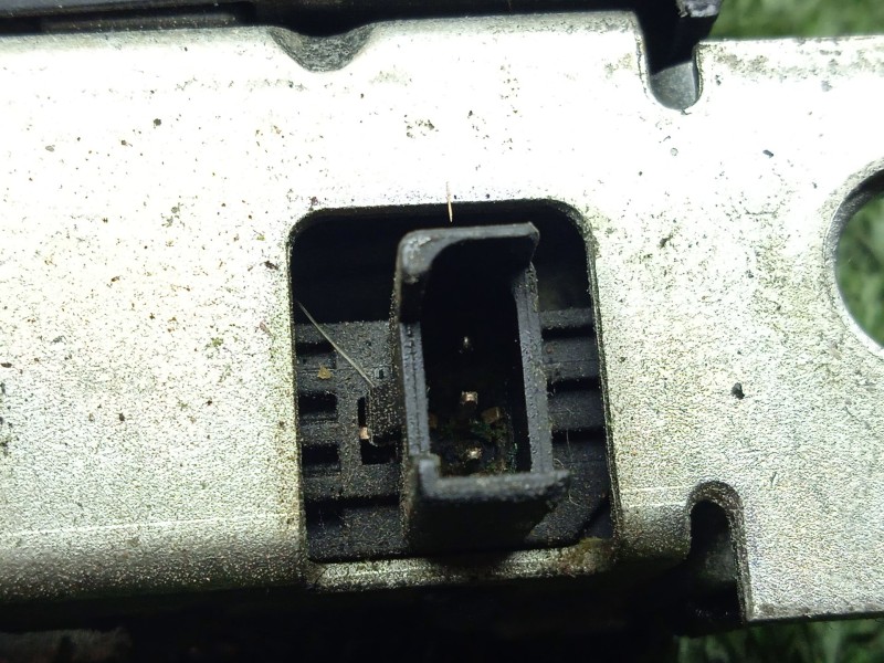 Recambio de cerradura maletero / porton para seat ibiza iii (6l1) 1.2 referencia OEM IAM 6L6827505A 3.PINES 