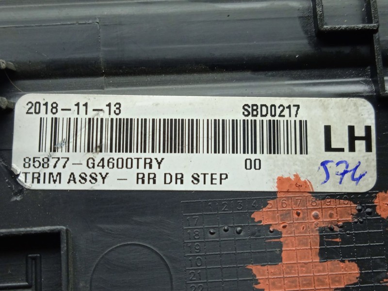 Recambio de moldura para hyundai i30 fastback (pde, pden) 2.0 n referencia OEM IAM 85877G4600  