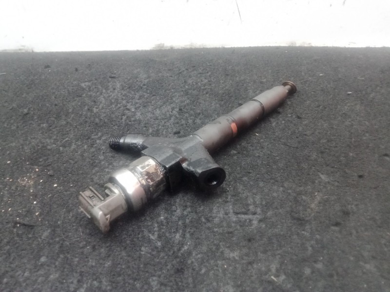 Recambio de inyector para nissan nt400 cabstar (f24m) 35.14, 45.14 referencia OEM IAM 166003XN0A DENSO 
