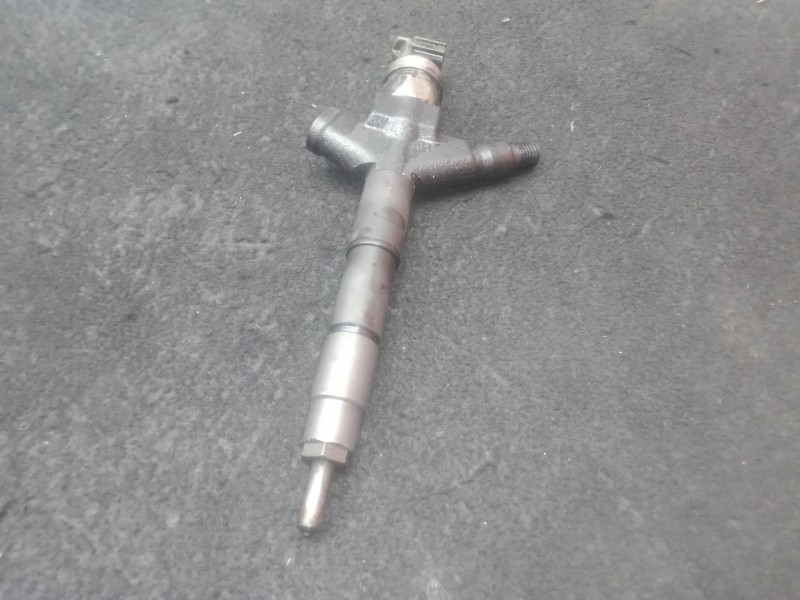 Recambio de inyector para nissan nt400 cabstar (f24m) 35.14, 45.14 referencia OEM IAM 166003XN0A DENSO 
