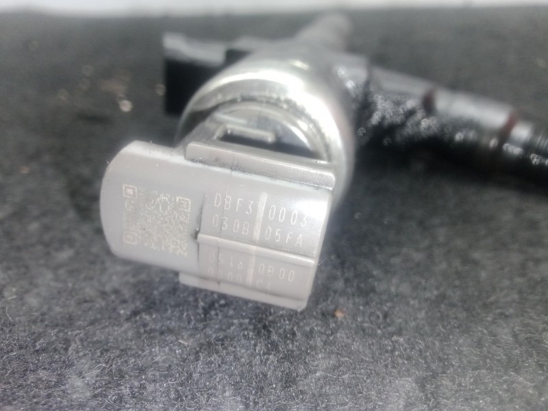 Recambio de inyector para nissan nt400 cabstar (f24m) 35.14, 45.14 referencia OEM IAM 166003XN0A DENSO 