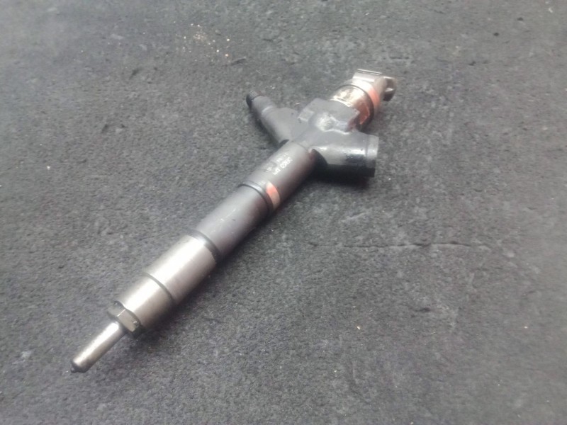 Recambio de inyector para nissan nt400 cabstar (f24m) 35.14, 45.14 referencia OEM IAM 166003XN0A DENSO 