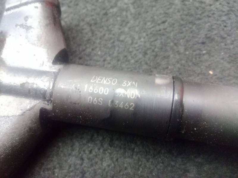 Recambio de inyector para nissan nt400 cabstar (f24m) 35.14, 45.14 referencia OEM IAM 166003XN0A DENSO 