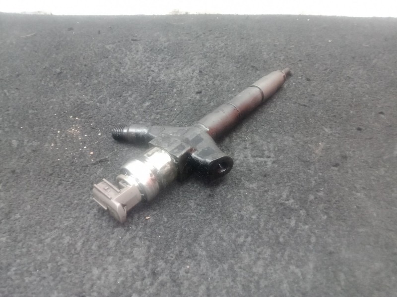 Recambio de inyector para nissan nt400 cabstar (f24m) 35.14, 45.14 referencia OEM IAM 166003XN0A DENSO 