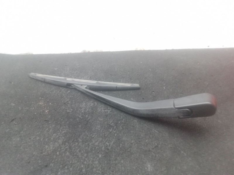 Recambio de brazo limpia trasero para bmw 1 (f20) 116 d referencia OEM IAM 7241984 - 7241985  