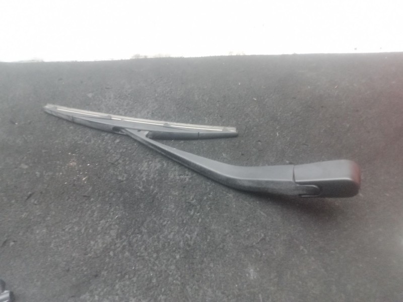 Recambio de brazo limpia trasero para bmw 1 (f20) 116 d referencia OEM IAM 7241984 - 7241985  