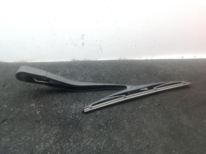 Recambio de brazo limpia trasero para bmw 1 (f20) 116 d referencia OEM IAM 7241984 - 7241985  