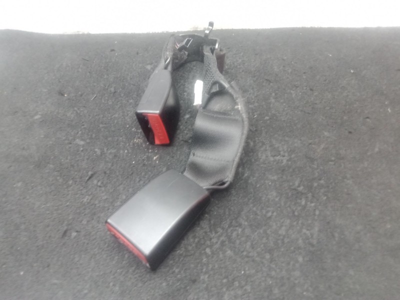 Recambio de enganche cinturon trasero central para bmw 1 (f20) 116 d referencia OEM IAM 7266351 - 619636800D  