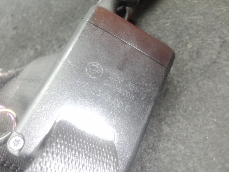Recambio de enganche cinturon trasero central para bmw 1 (f20) 116 d referencia OEM IAM 7266351 - 619636800D  